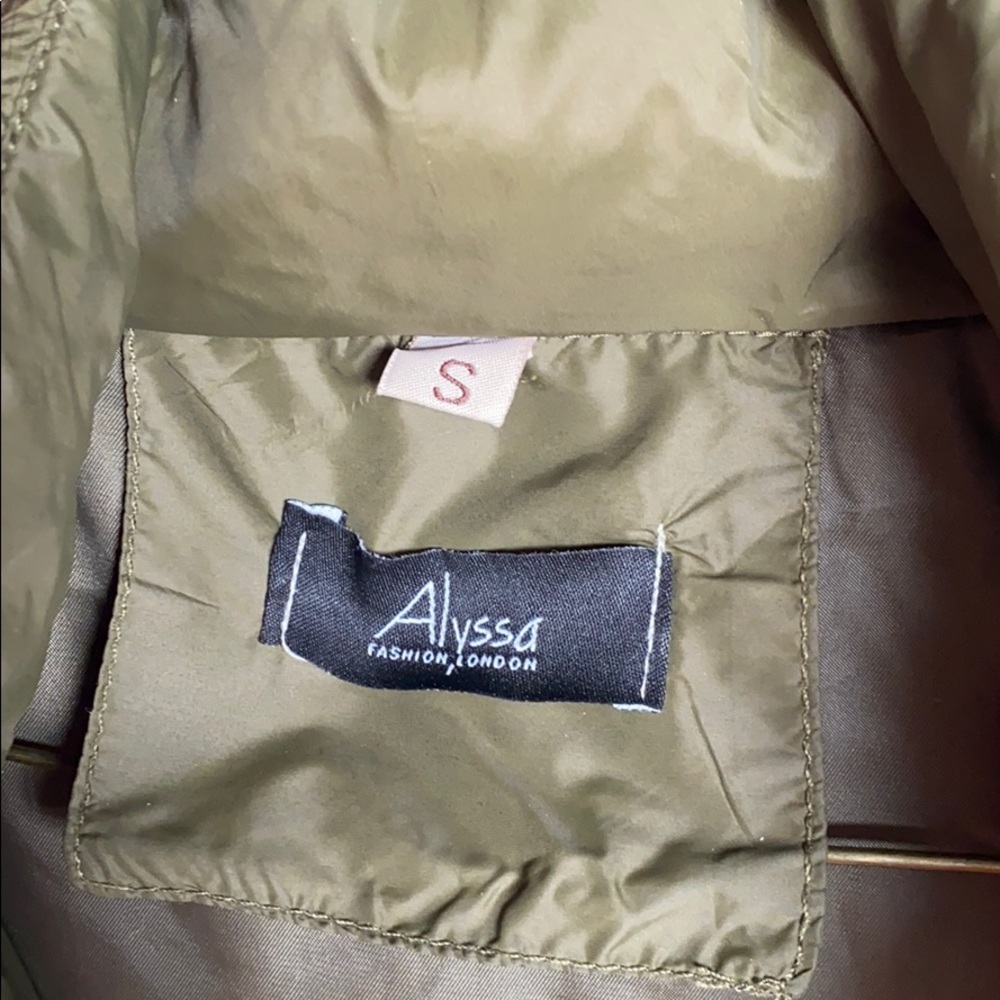Green Puff Jacket Size Small - Picture 3 of 5